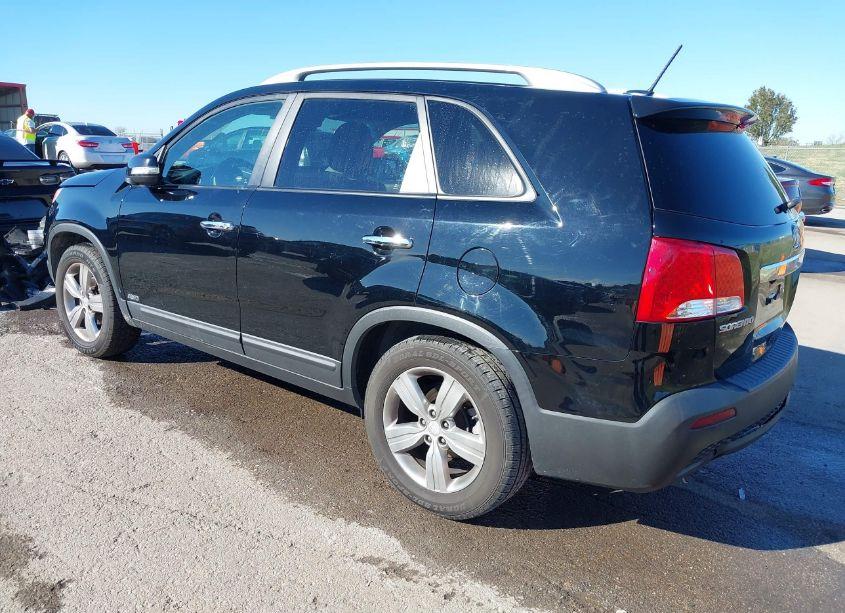Photo 3 of 2013 Kia Sorento EX V6 (VIN 5XYKUDA20DG324151)