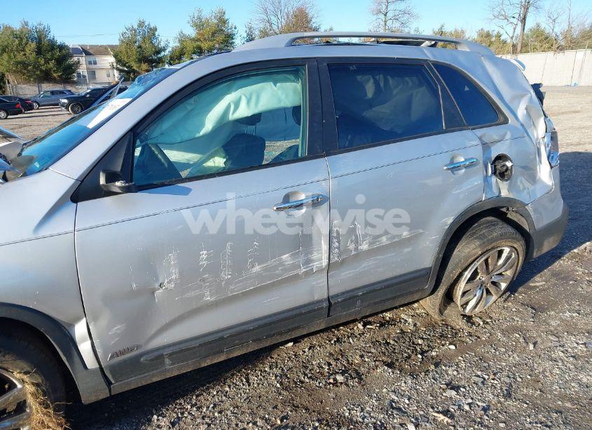 Photo 11 of 2011 Kia Sorento EX V6 (VIN 5XYKUDA21BG039164)