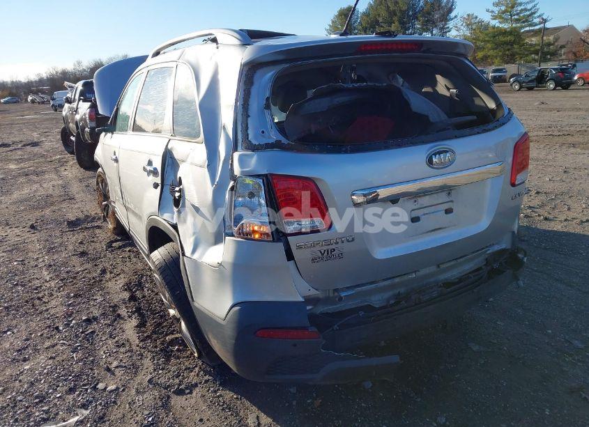 Photo 12 of 2011 Kia Sorento EX V6 (VIN 5XYKUDA21BG039164)