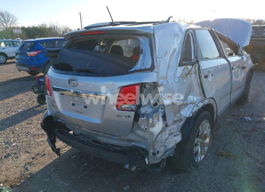 Photo 13 of 2011 Kia Sorento EX V6 (VIN 5XYKUDA21BG039164)