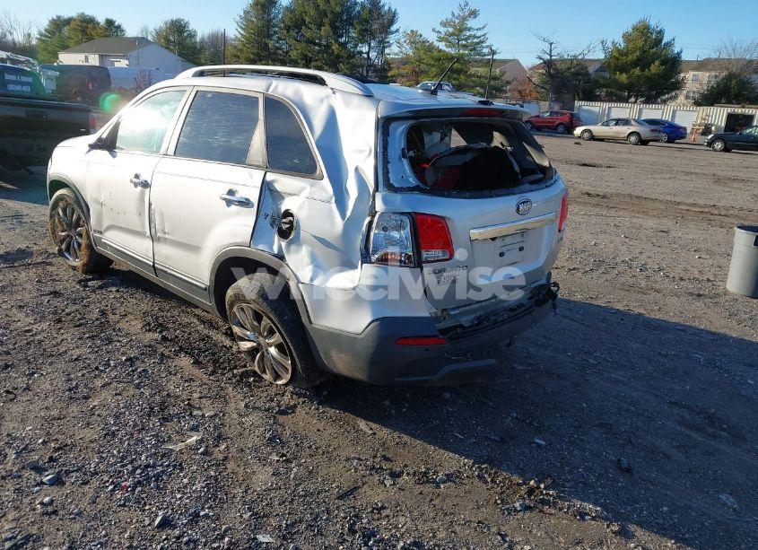 Photo 3 of 2011 Kia Sorento EX V6 (VIN 5XYKUDA21BG039164)