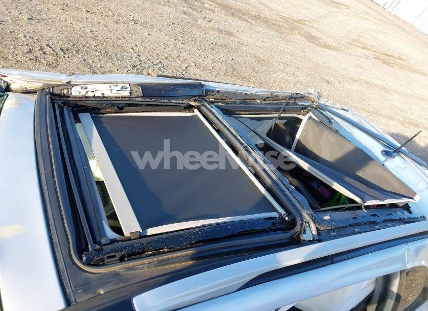 Photo 6 of 2011 Kia Sorento EX V6 (VIN 5XYKUDA21BG039164)