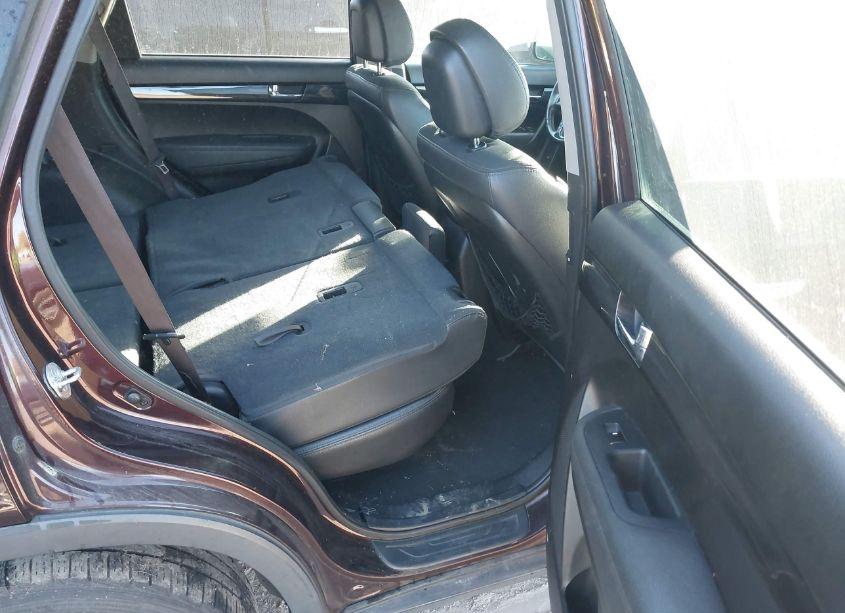 Photo 8 of 2011 Kia Sorento EX V6 (VIN 5XYKUDA21BG118673)