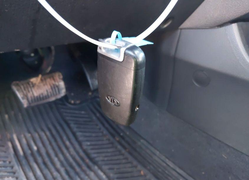 Photo 11 of 2012 Kia Sorento EX V6 (VIN 5XYKUDA21CG292311)