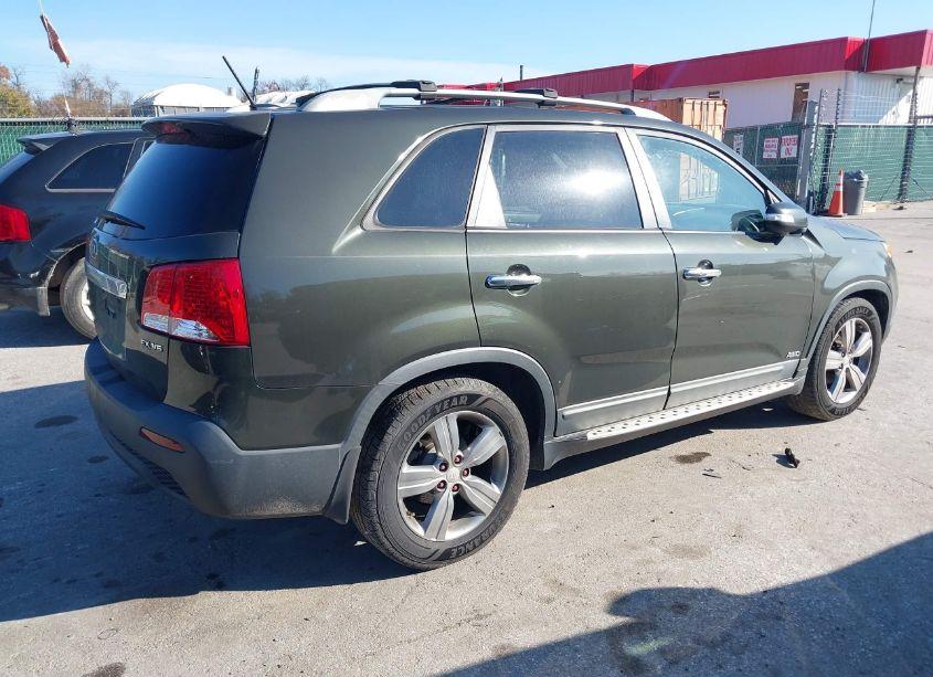 Photo 4 of 2012 Kia Sorento EX V6 (VIN 5XYKUDA21CG292311)