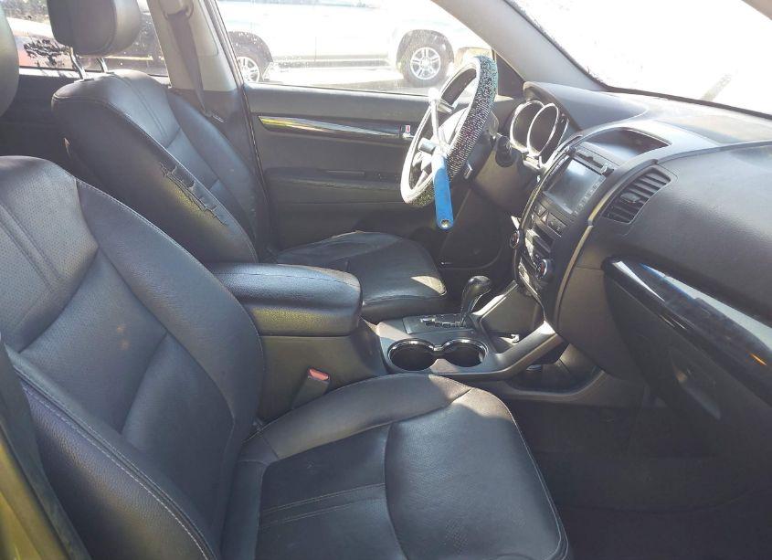 Photo 5 of 2011 Kia Sorento EX V6 (VIN 5XYKUDA22BG022227)