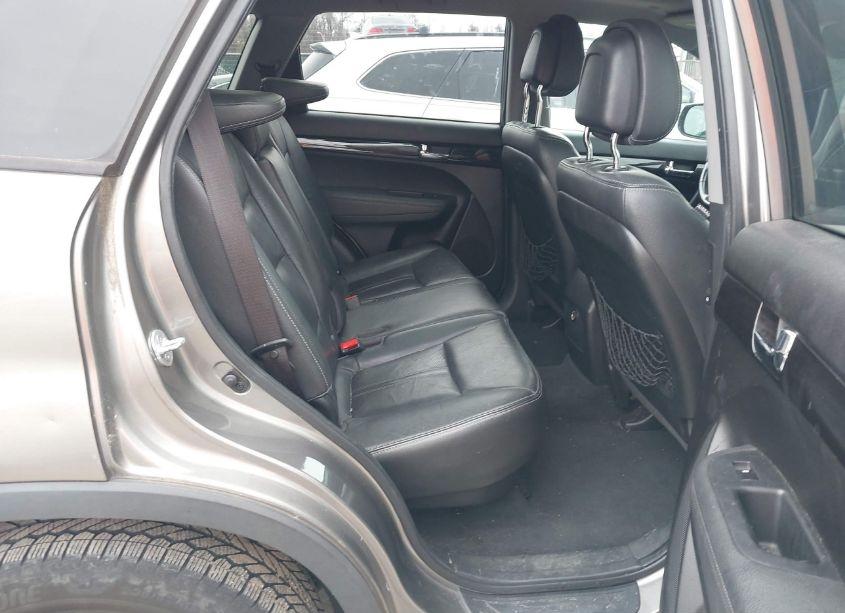 Photo 8 of 2011 Kia Sorento EX V6 (VIN 5XYKUDA22BG057835)