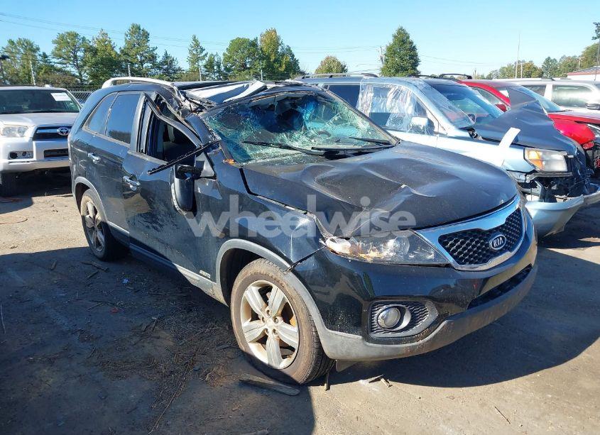 2013 Kia Sorento EX V6 (VIN 5XYKUDA22DG412022) main photo