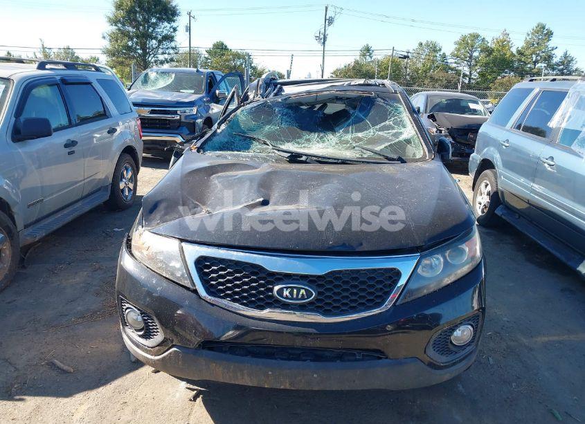 Photo 12 of 2013 Kia Sorento EX V6 (VIN 5XYKUDA22DG412022)
