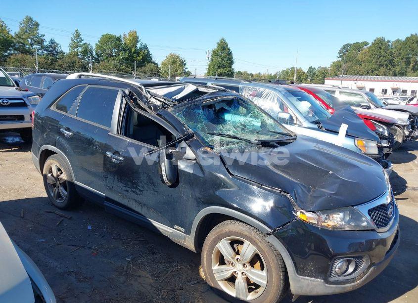 Photo 6 of 2013 Kia Sorento EX V6 (VIN 5XYKUDA22DG412022)