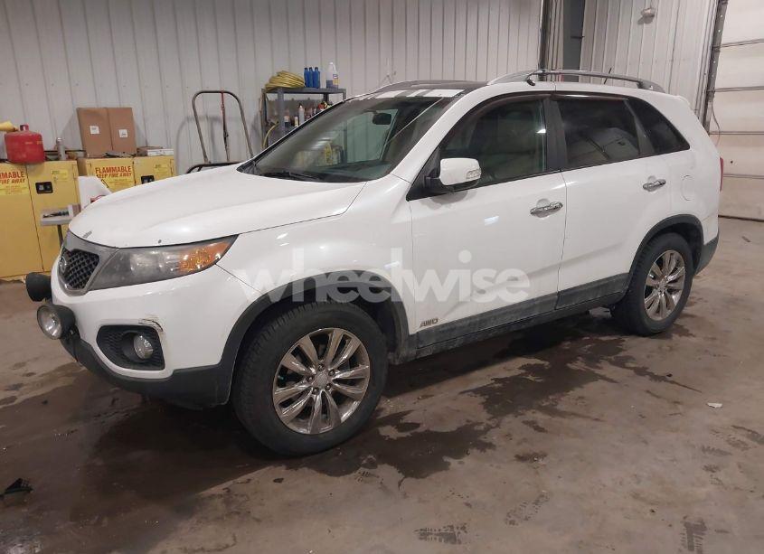 Photo 2 of 2011 Kia Sorento EX V6 (VIN 5XYKUDA23BG053972)