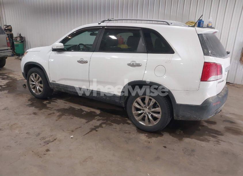 Photo 3 of 2011 Kia Sorento EX V6 (VIN 5XYKUDA23BG053972)