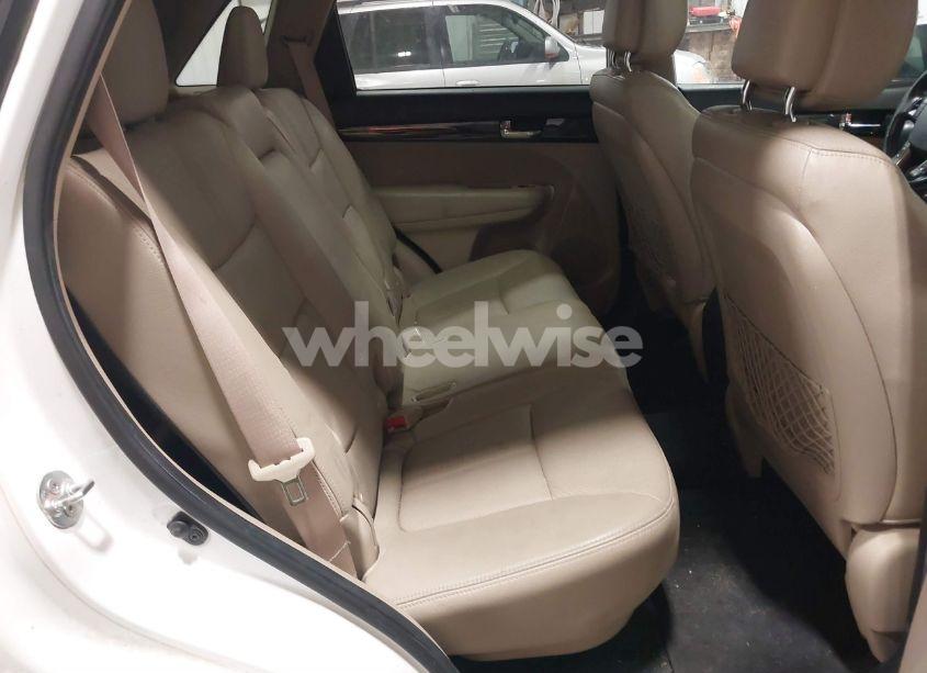 Photo 8 of 2011 Kia Sorento EX V6 (VIN 5XYKUDA23BG053972)