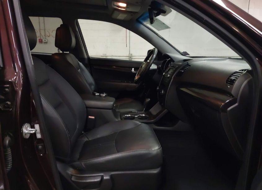 Photo 5 of 2011 Kia Sorento EX V6 (VIN 5XYKUDA23BG090584)
