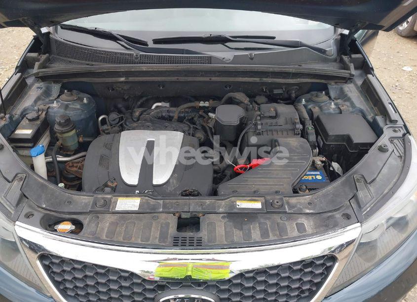 Photo 10 of 2011 Kia Sorento EX V6 (VIN 5XYKUDA24BG006904)
