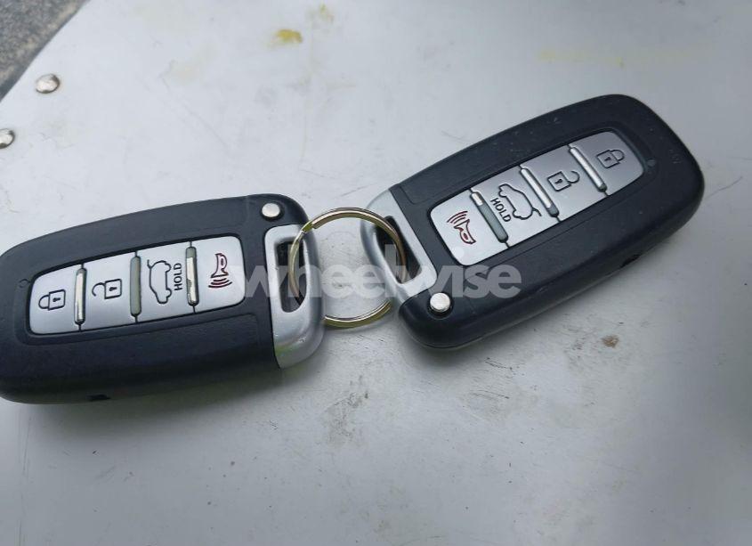 Photo 11 of 2011 Kia Sorento EX V6 (VIN 5XYKUDA24BG006904)