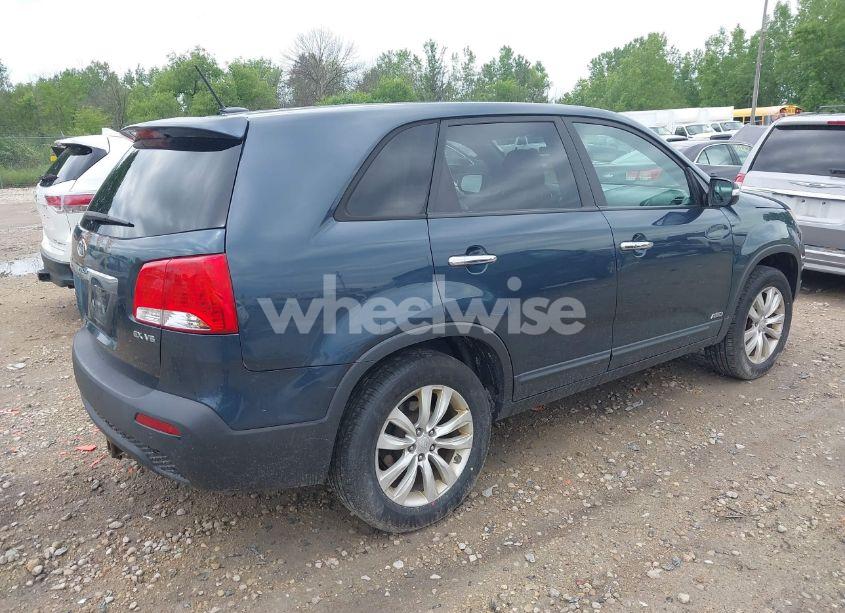 Photo 4 of 2011 Kia Sorento EX V6 (VIN 5XYKUDA24BG006904)