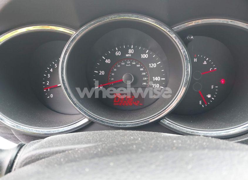 Photo 7 of 2011 Kia Sorento EX V6 (VIN 5XYKUDA24BG006904)