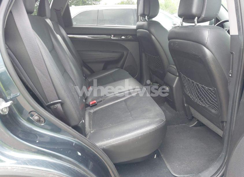 Photo 8 of 2011 Kia Sorento EX V6 (VIN 5XYKUDA24BG006904)