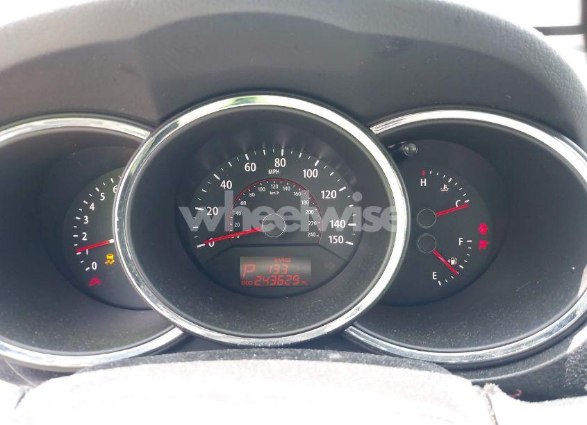 Photo 7 of 2011 Kia Sorento EX V6 (VIN 5XYKUDA24BG080632)