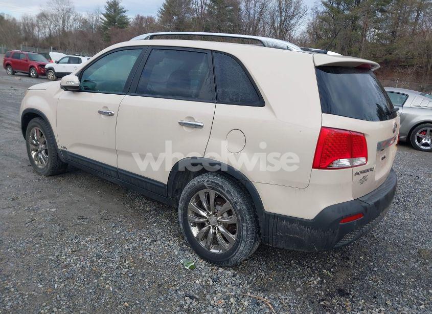 Photo 3 of 2011 Kia Sorento EX V6 (VIN 5XYKUDA24BG155586)