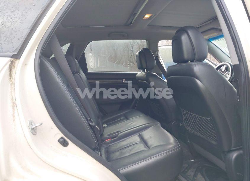 Photo 8 of 2011 Kia Sorento EX V6 (VIN 5XYKUDA24BG155586)