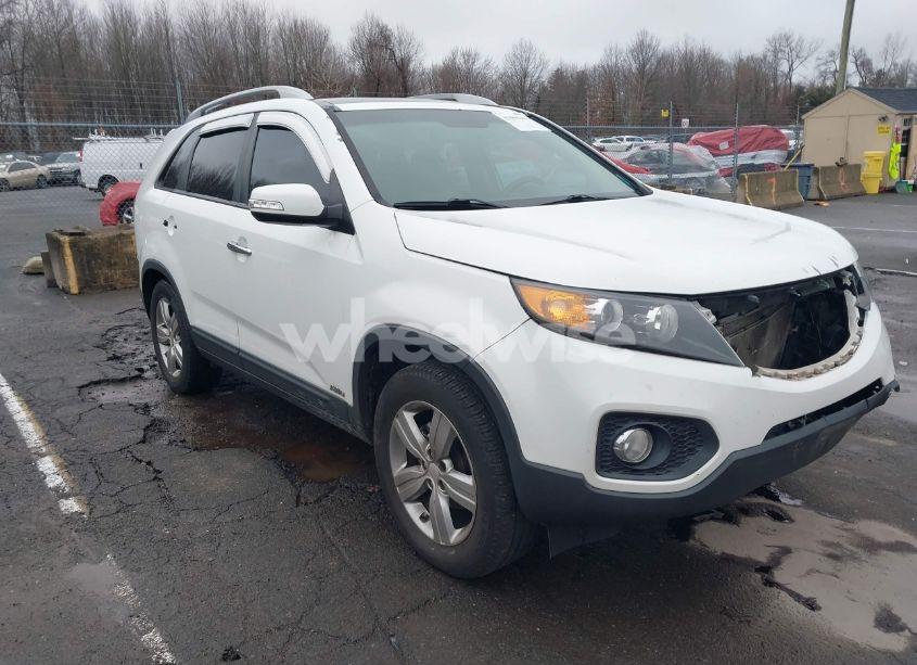 2013 Kia Sorento EX V6 (VIN 5XYKUDA24DG384465) main photo