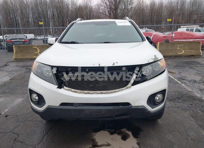 Photo 13 of 2013 Kia Sorento EX V6 (VIN 5XYKUDA24DG384465)