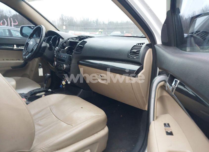 Photo 5 of 2013 Kia Sorento EX V6 (VIN 5XYKUDA24DG384465)