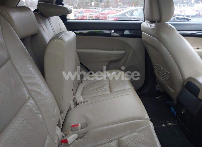 Photo 8 of 2013 Kia Sorento EX V6 (VIN 5XYKUDA24DG384465)