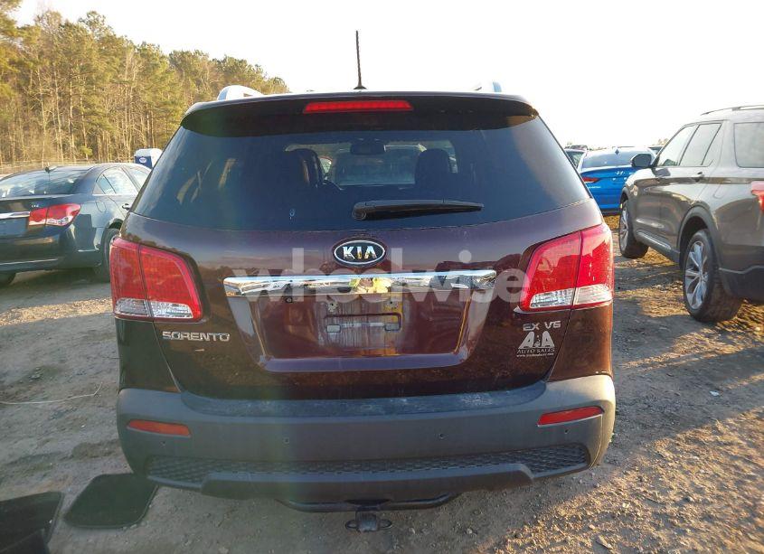 Photo 16 of 2011 Kia Sorento EX V6 (VIN 5XYKUDA25BG033707)