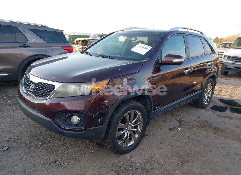 Photo 2 of 2011 Kia Sorento EX V6 (VIN 5XYKUDA25BG033707)