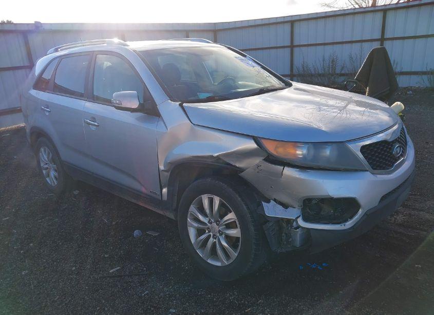 2011 Kia Sorento EX V6 (VIN 5XYKUDA25BG038535) main photo