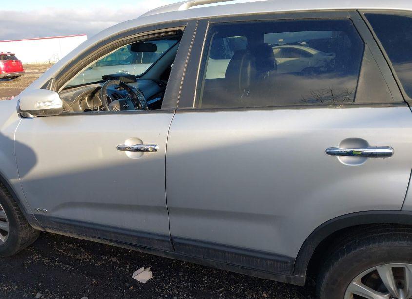 Photo 14 of 2011 Kia Sorento EX V6 (VIN 5XYKUDA25BG038535)