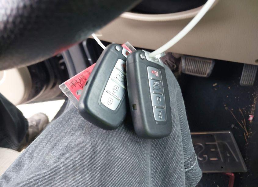 Photo 11 of 2011 Kia Sorento EX V6 (VIN 5XYKUDA25BG051706)