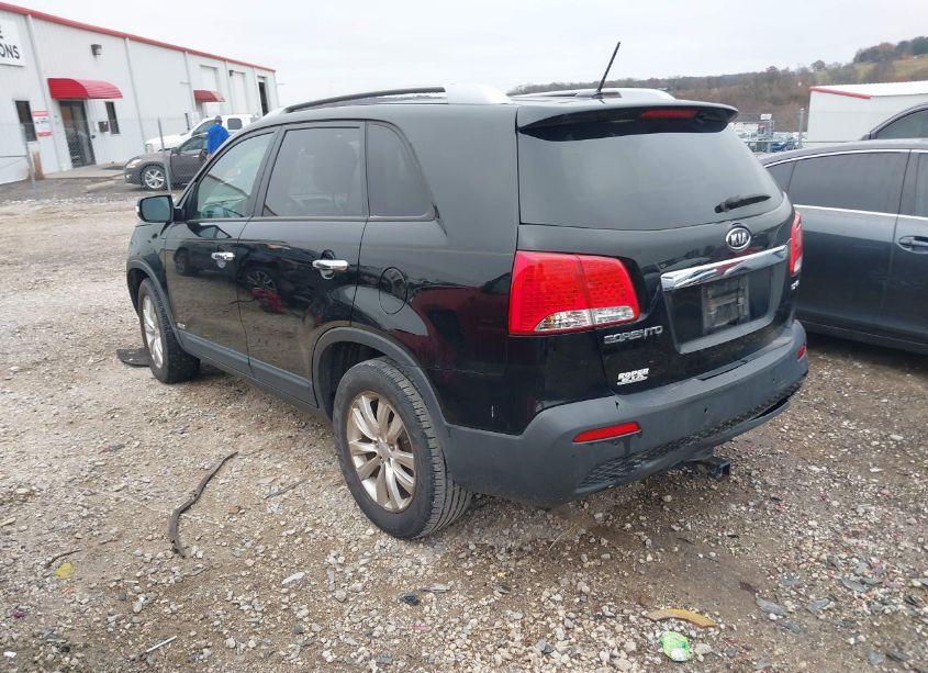 Photo 3 of 2011 Kia Sorento EX V6 (VIN 5XYKUDA25BG051706)