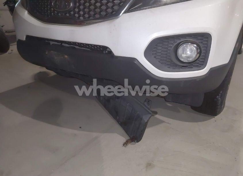 Photo 6 of 2011 Kia Sorento EX V6 (VIN 5XYKUDA25BG060096)