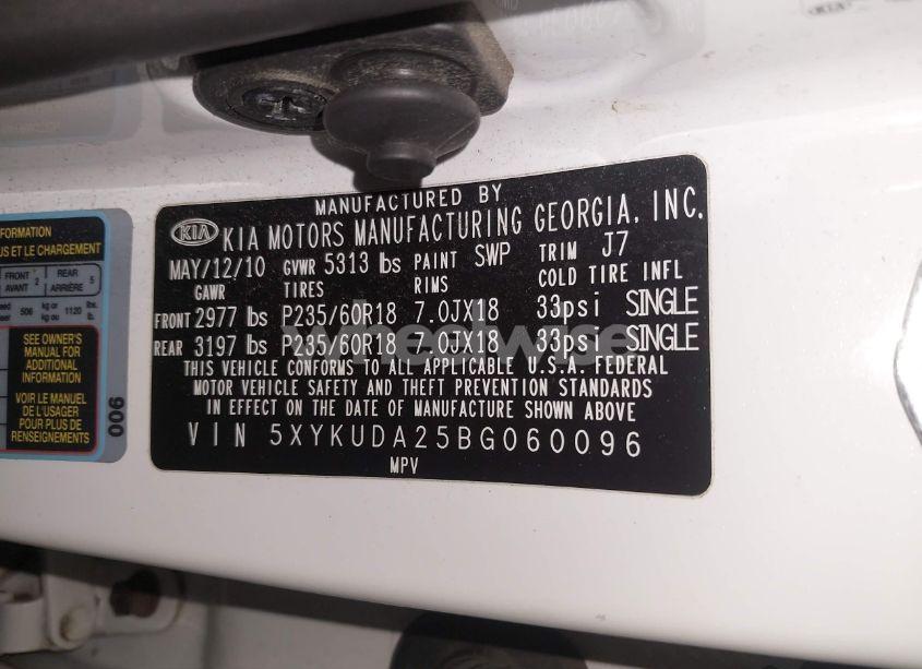 Photo 9 of 2011 Kia Sorento EX V6 (VIN 5XYKUDA25BG060096)