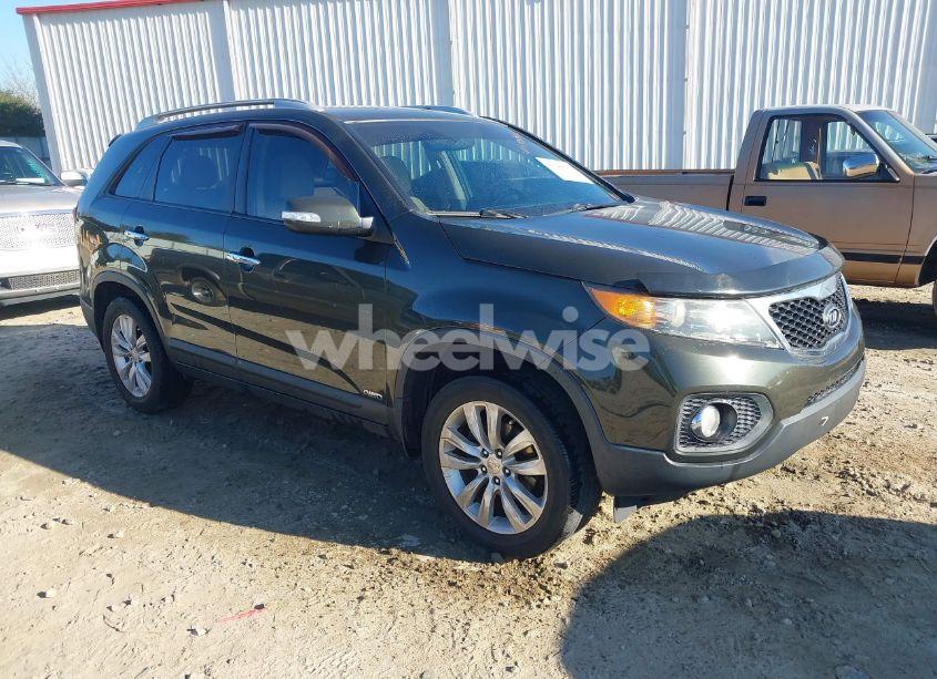 2011 Kia Sorento EX V6 (VIN 5XYKUDA25BG093924) main photo