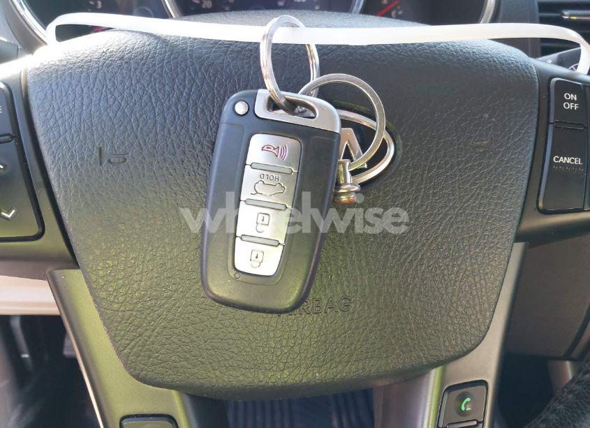 Photo 11 of 2011 Kia Sorento EX V6 (VIN 5XYKUDA25BG093924)