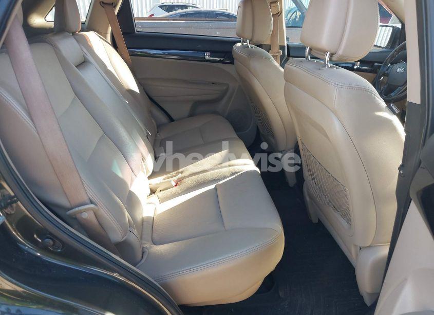 Photo 8 of 2011 Kia Sorento EX V6 (VIN 5XYKUDA25BG093924)