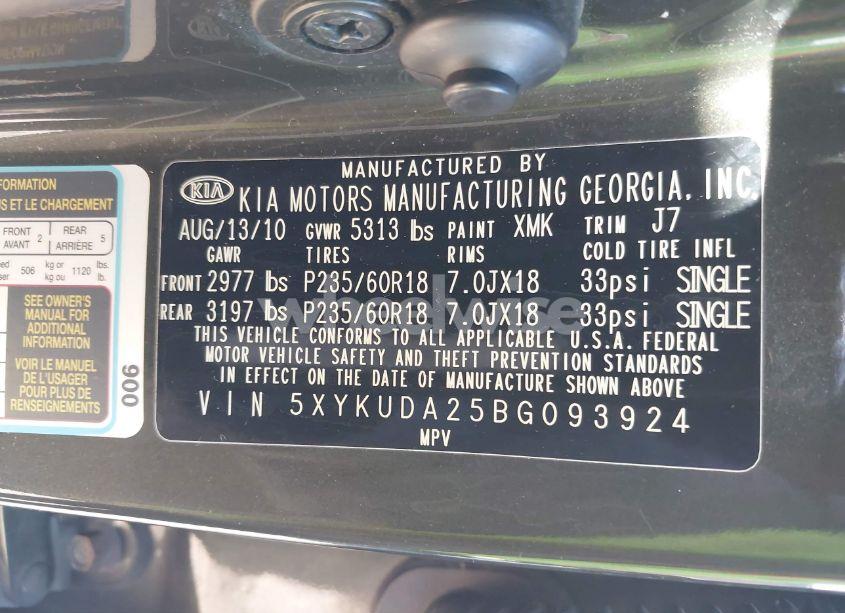 Photo 9 of 2011 Kia Sorento EX V6 (VIN 5XYKUDA25BG093924)