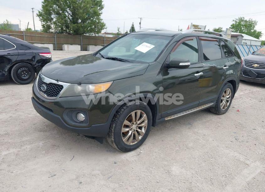 Photo 2 of 2011 Kia Sorento EX V6 (VIN 5XYKUDA25BG106851)