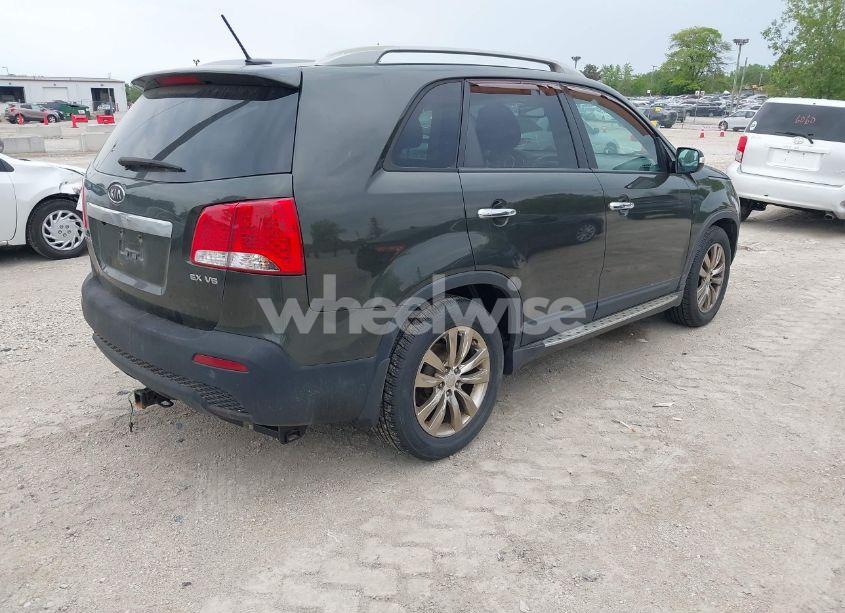 Photo 4 of 2011 Kia Sorento EX V6 (VIN 5XYKUDA25BG106851)
