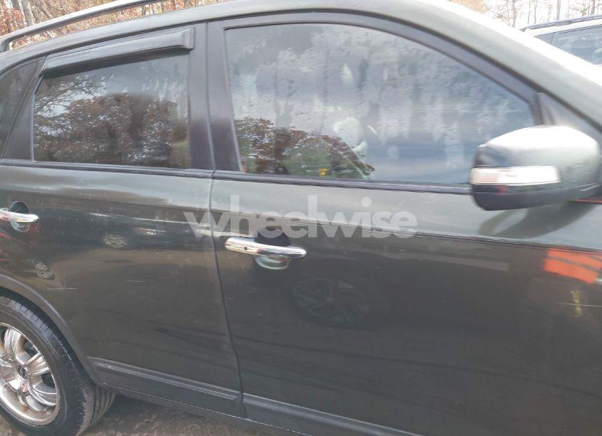 Photo 13 of 2011 Kia Sorento EX V6 (VIN 5XYKUDA25BG114867)