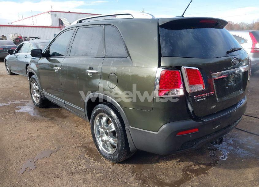 Photo 3 of 2011 Kia Sorento EX V6 (VIN 5XYKUDA25BG114867)