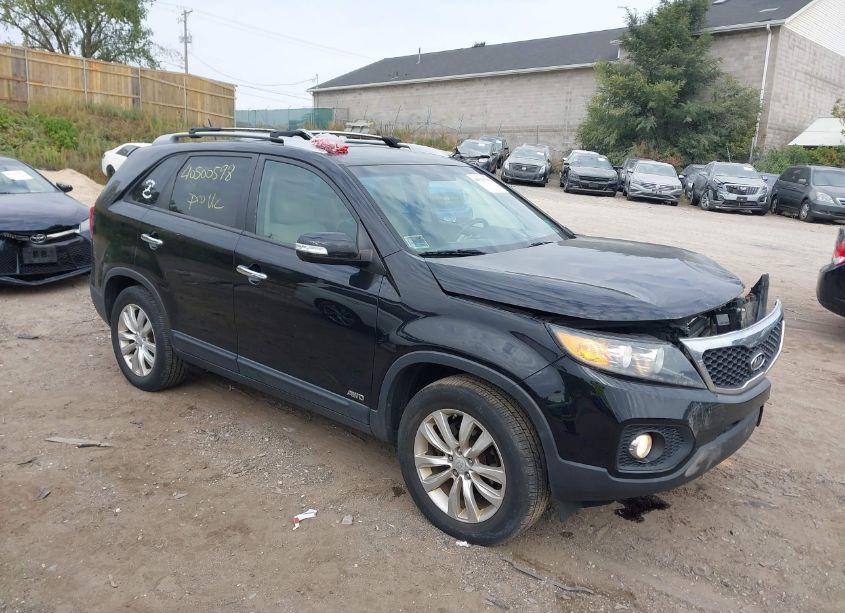 2011 Kia Sorento EX V6 (VIN 5XYKUDA25BG179654) main photo