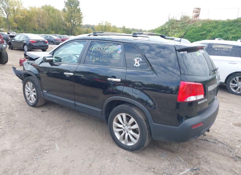 Photo 3 of 2011 Kia Sorento EX V6 (VIN 5XYKUDA25BG179654)