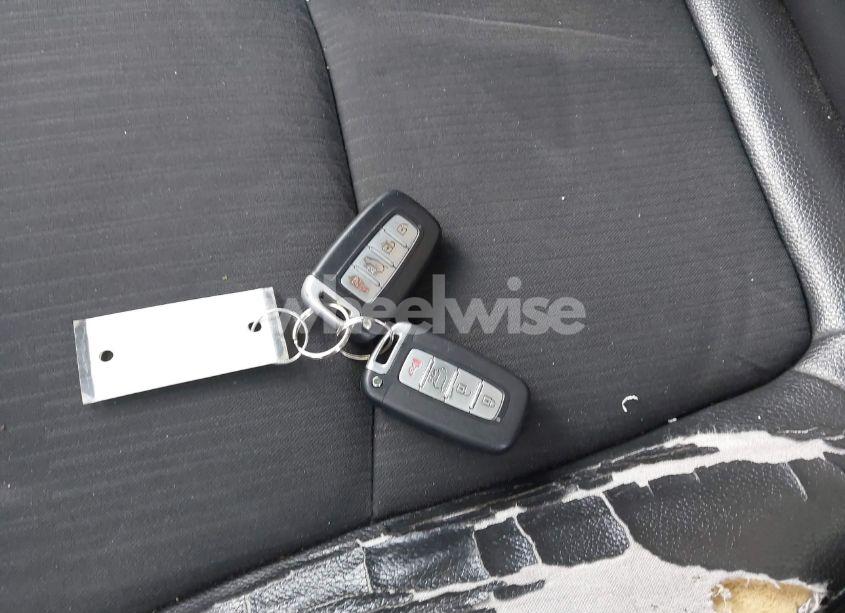 Photo 11 of 2012 Kia Sorento EX V6 (VIN 5XYKUDA25CG247954)