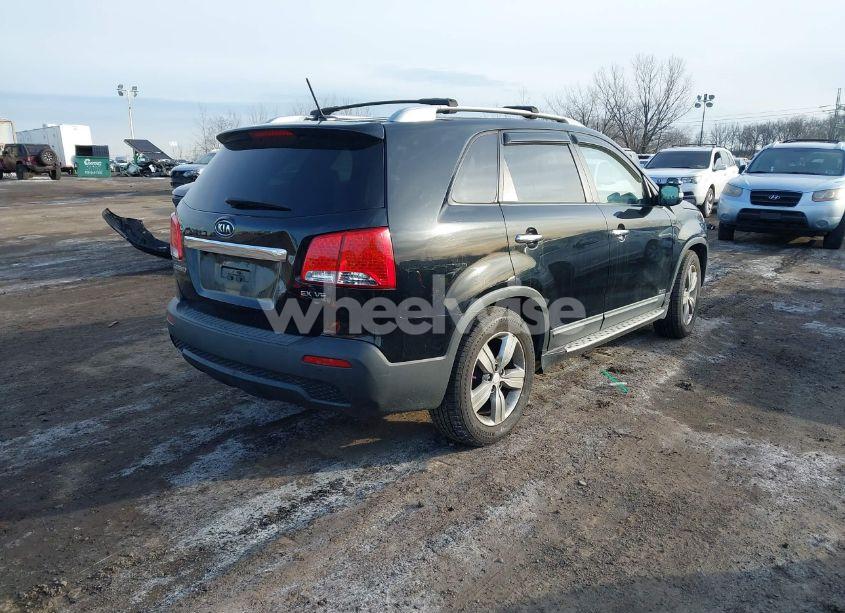 Photo 4 of 2012 Kia Sorento EX V6 (VIN 5XYKUDA25CG247954)
